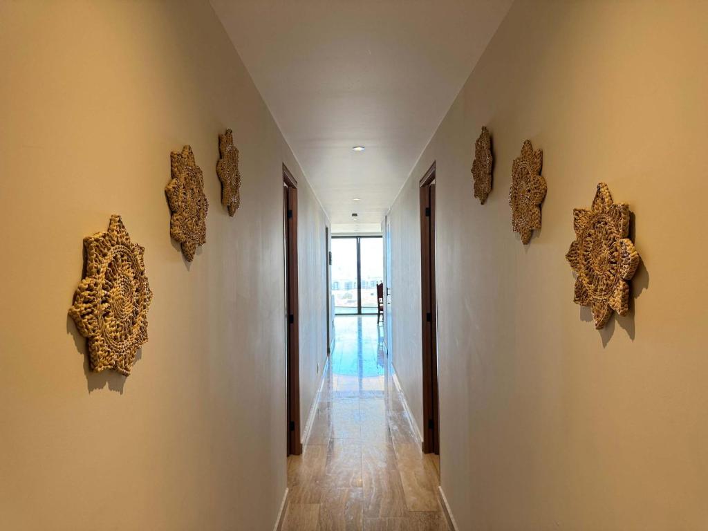 Charming Coastal Resort with Ocean Views, Pool, Gym and Shared Amenities - 2