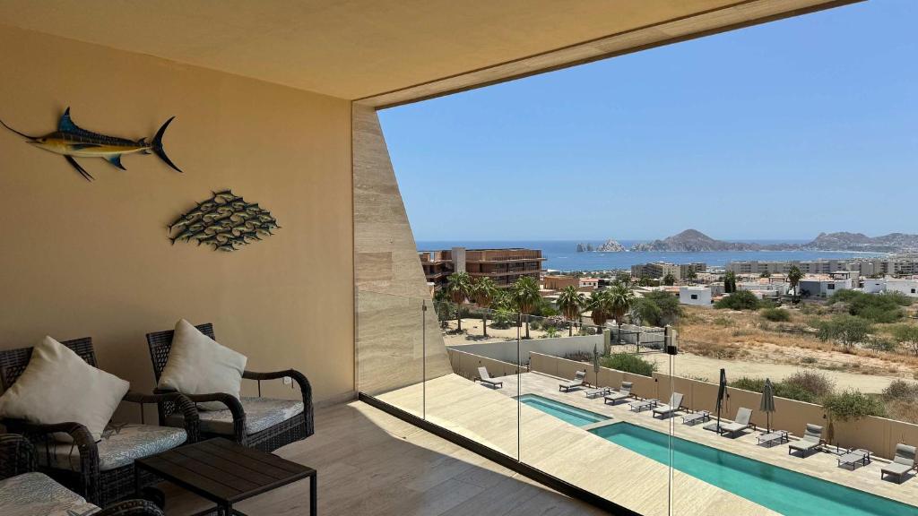 Charming Coastal Resort with Ocean Views, Pool, Gym and Shared Amenities - 5