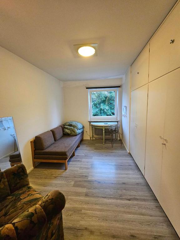 1-3 Rooms, 15 Minutes to Octoberfest, Munich - 4