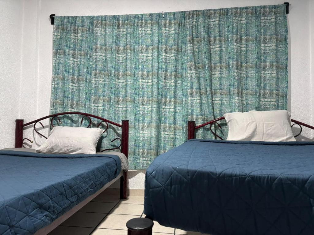 Room near AICM Airport - 4