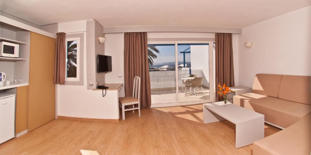 HL Paradise Island — Hotel rooms in Playa Blanca, Canary Islands