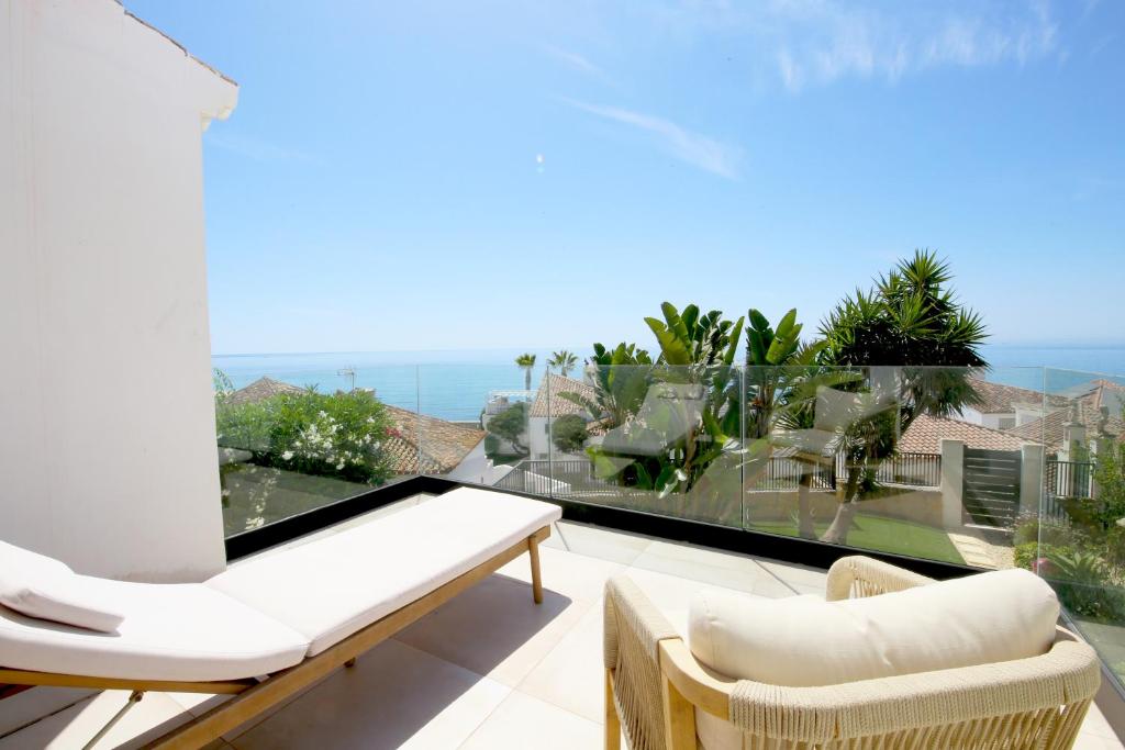 Estepona West Luxury Family Villa BRISAMAR - 1