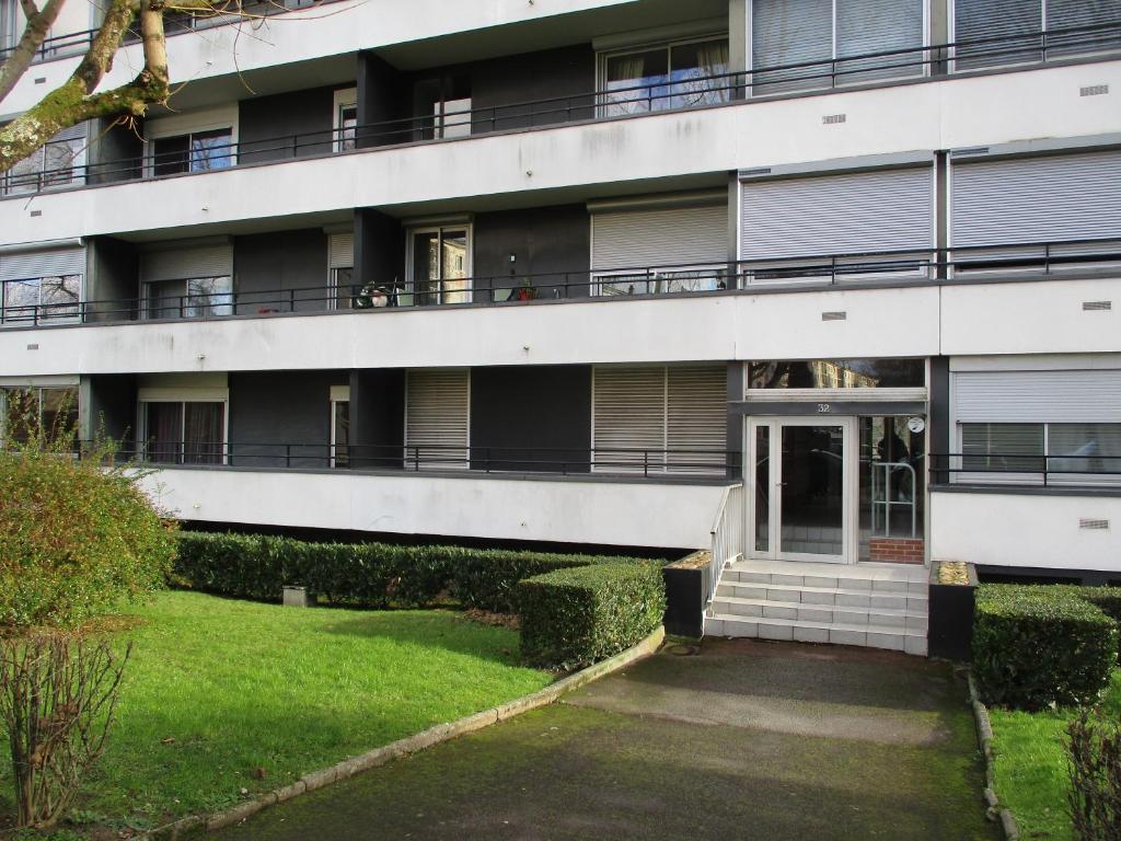 LIMOGES, joli, assansseur, accéss direct CHU, facs, A20 et N141 - 1