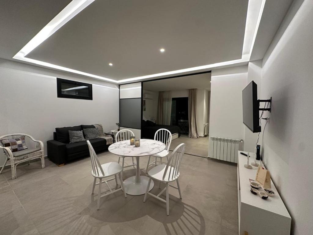 Departamento céntrico a estrenar, sobre av de la Basílica - 5