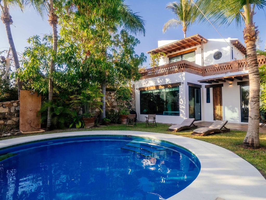 Luna and Pelicano - Elegant Twin Oceanfront Villas - 3