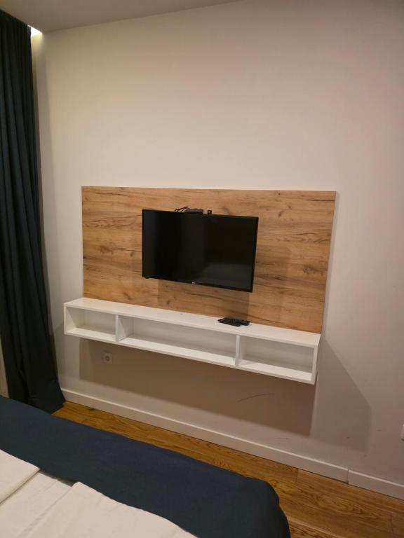 Aura suites 1 - 3