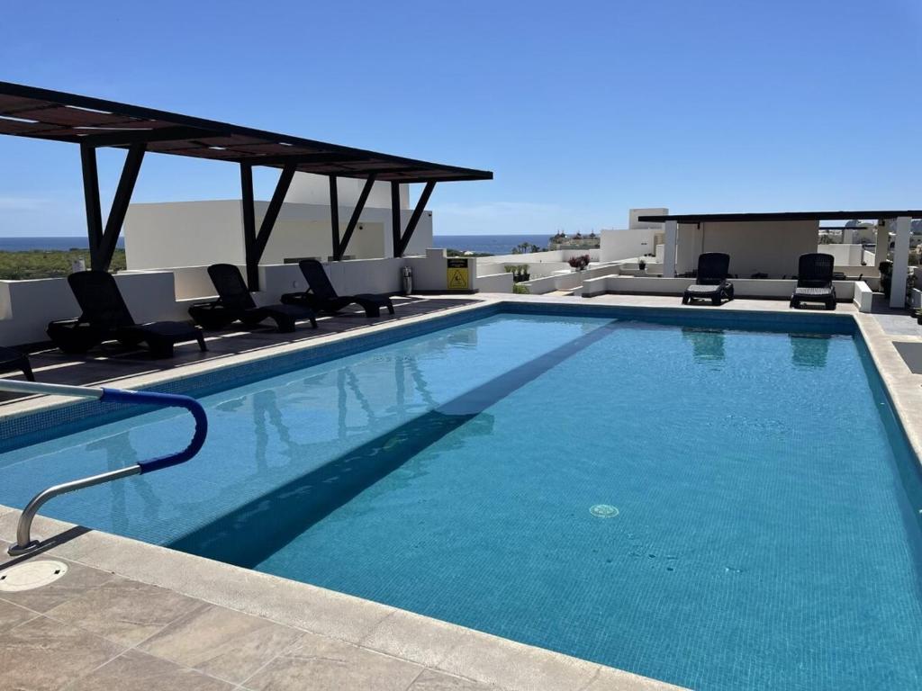 Walk to Beach, King Bed 2B2 Condo Newly Furnished - 5
