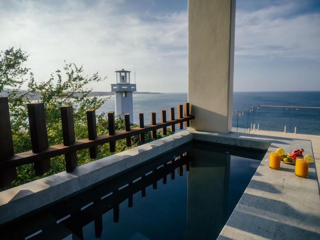 Refugio del Faro - Cliffside Villa Retreat Sleeps 16 - 5
