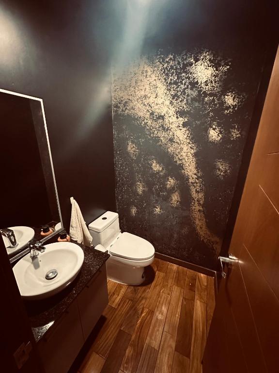 Luxury one bedroom apartment, high amenities - 2