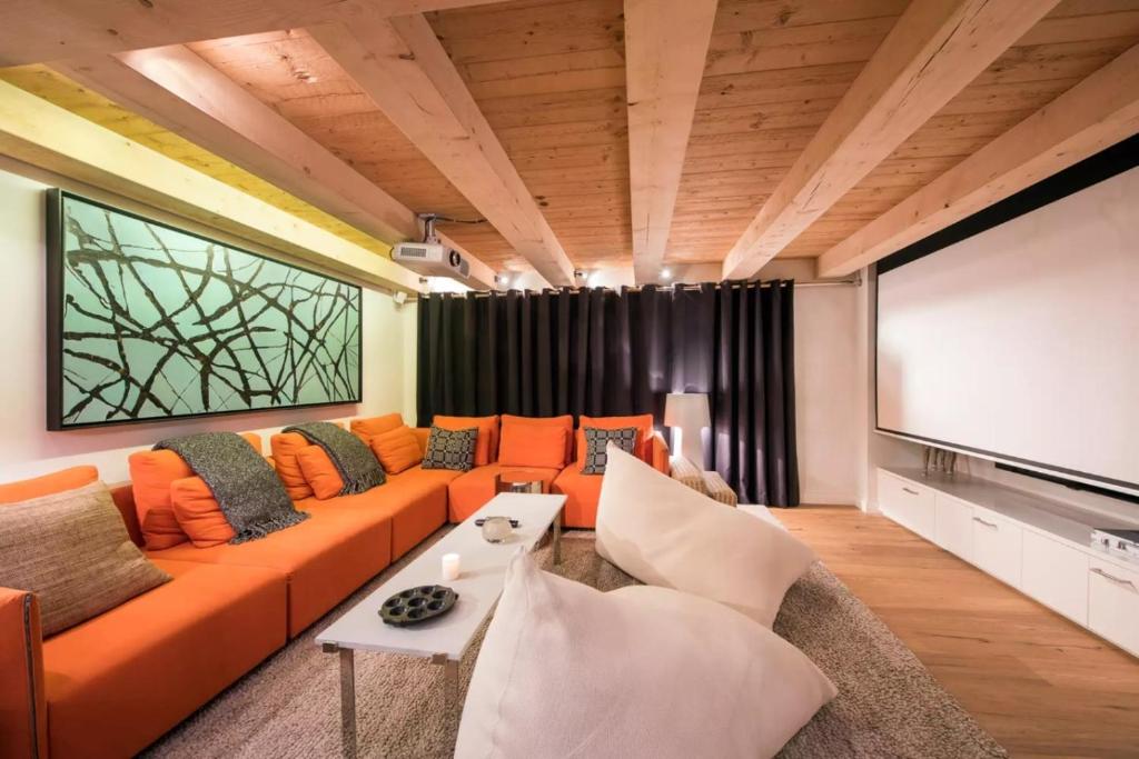 Penthouse Kuhn - 5