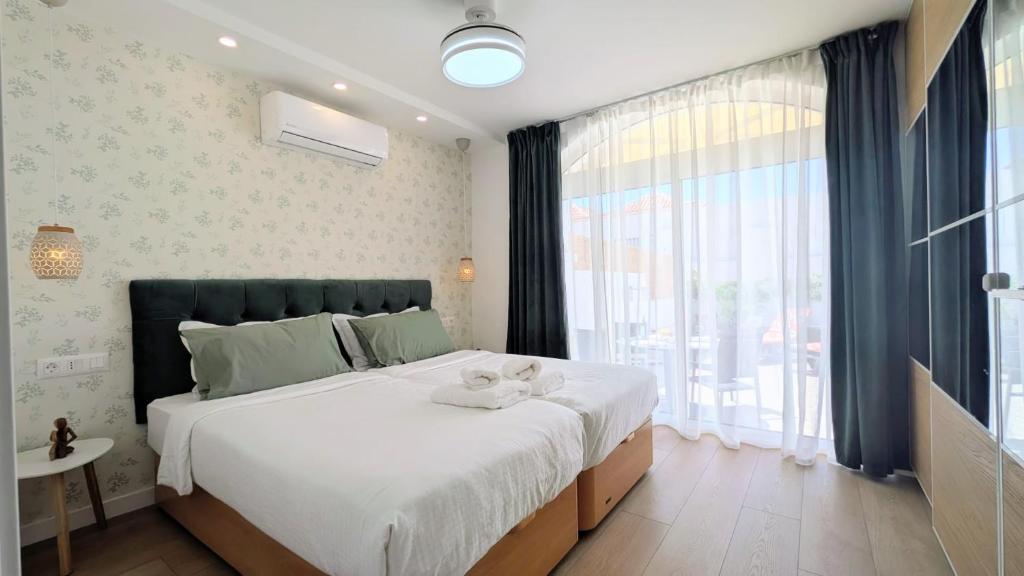 Coastal Sunset Tenerife-AC-Heated Pool-Terrace - 1