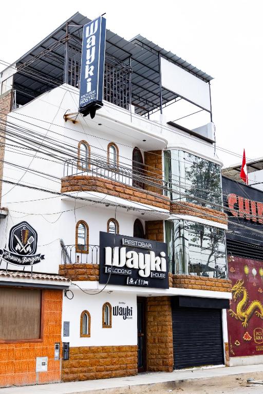Wayki House Hostal - 1