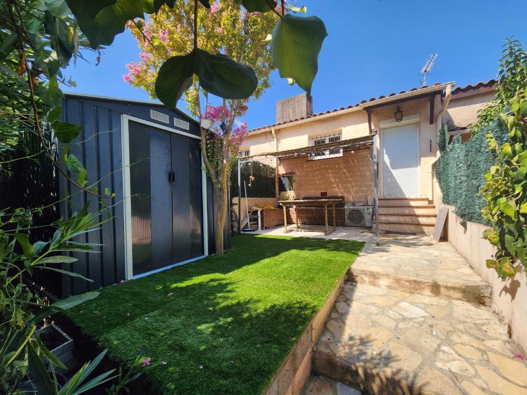 Charming studio with outdoor area and parking - 1