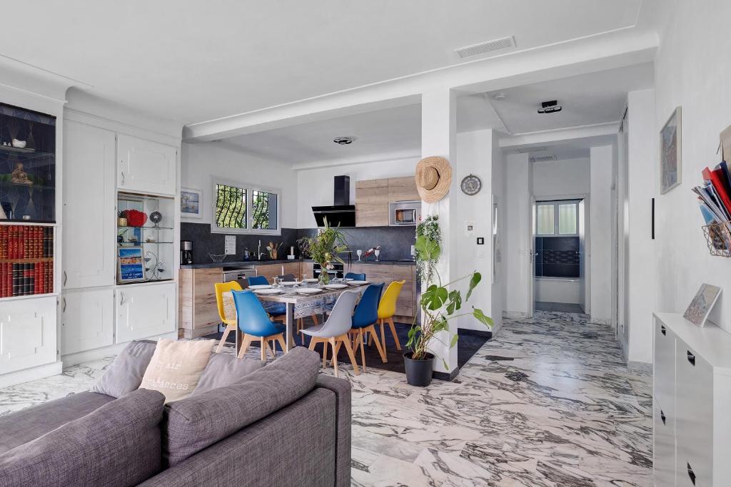 Upper Villa - 3 Bedrooms - 8 People - 2