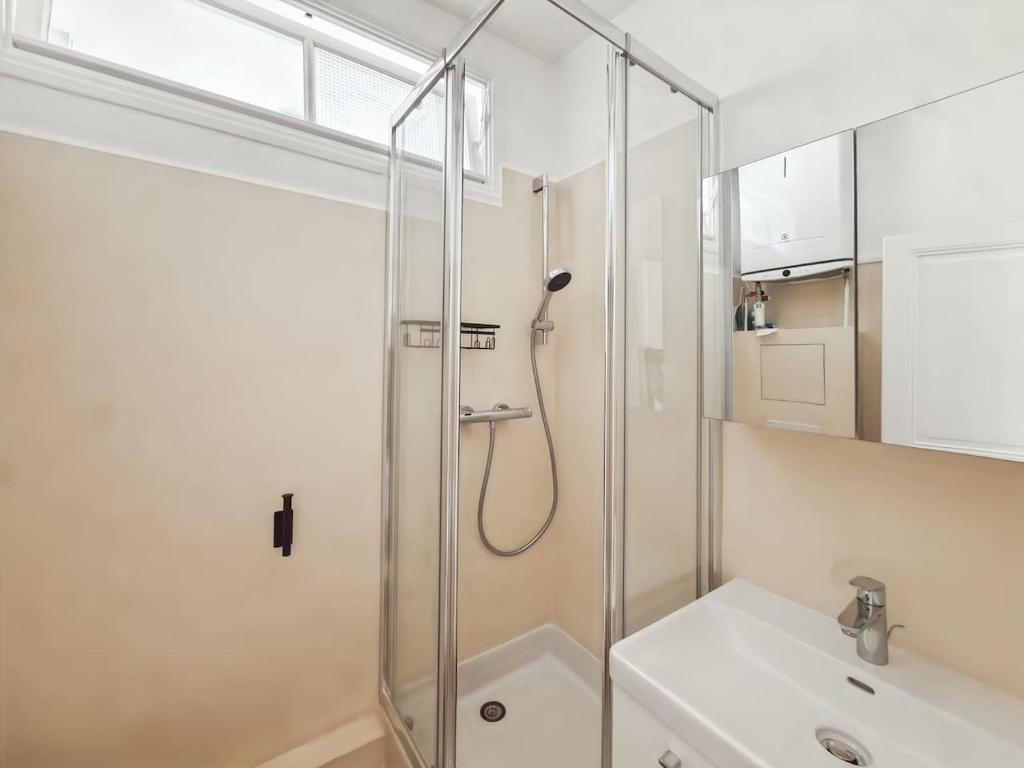 Studio lumineux pres du canal Saint Martin - 1