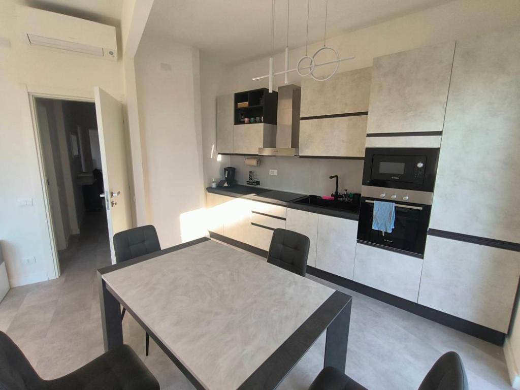 Modern Flat - 10 Min to the Sea and City Center - 4