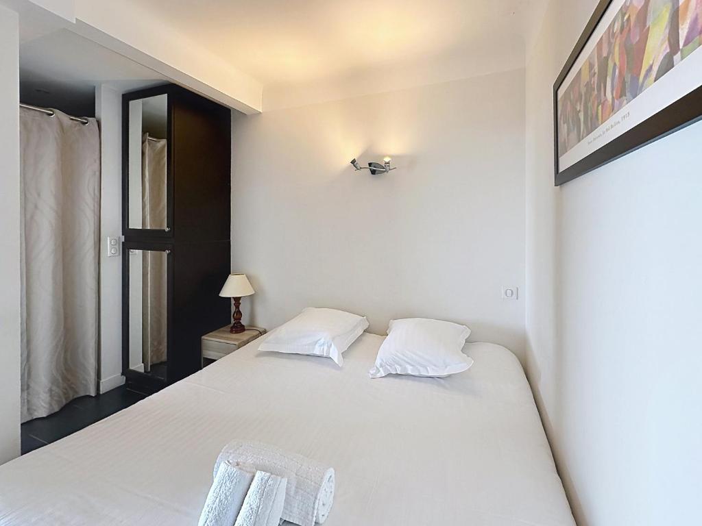 1-bedroom beachfront apartment with sea view - 2