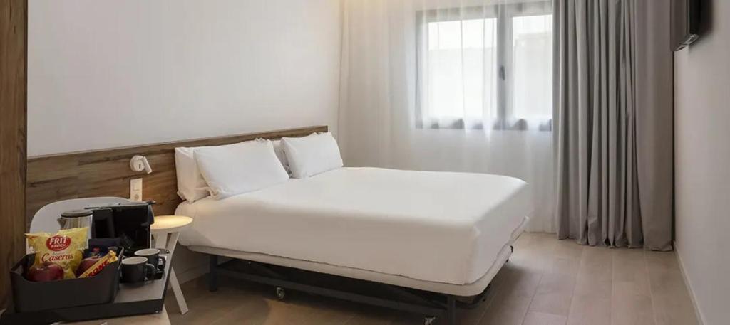 B&B HOTEL Sevilla San Jeronimo - 2