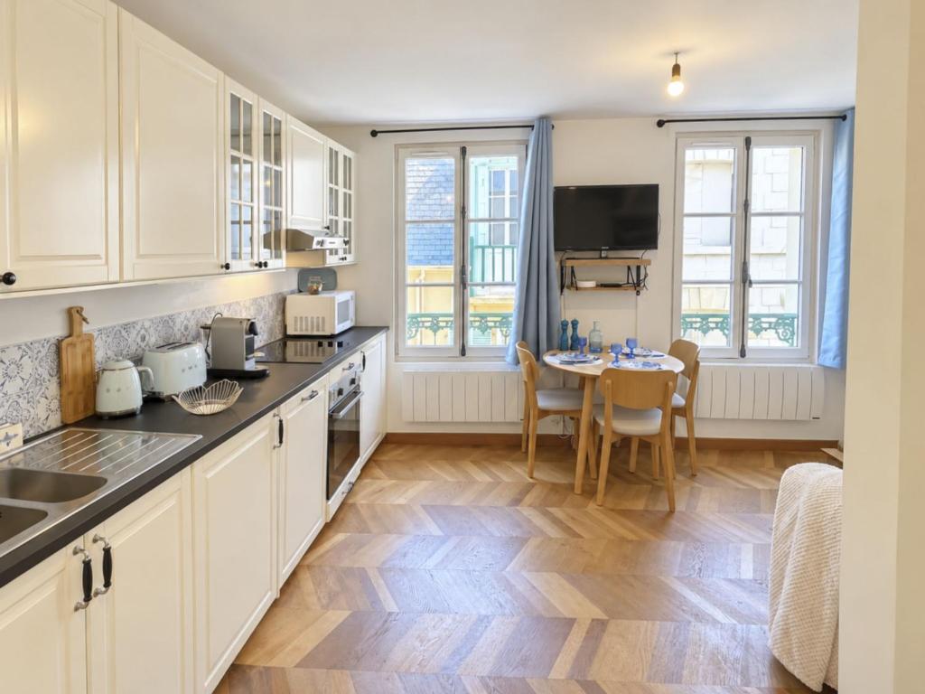 Apartment Le petit Trouville by Interhome - 1