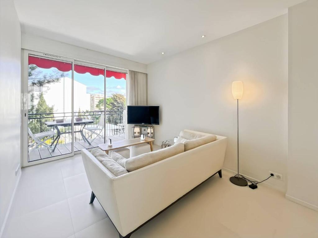 BEL APPARTEMENT 2 COUCHAGES AVEC TERRASSE CENTRE VILLE CANNES - 2
