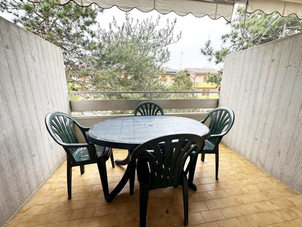 Duplex with terrace close to beach - 2