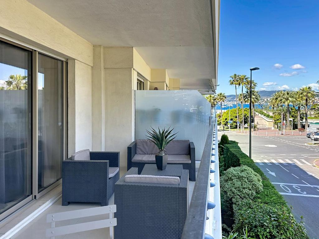 Studio apartment on La Croisette with terrace - 3