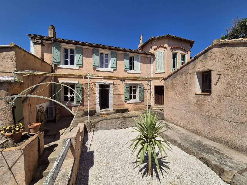 Maison de charme avec piscine, climatisé, WIFI, à deux pas du port et des plages - 2