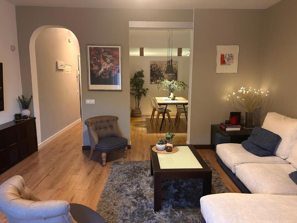 Big Stylish and Modern Apartment in Madrid Centre - 4