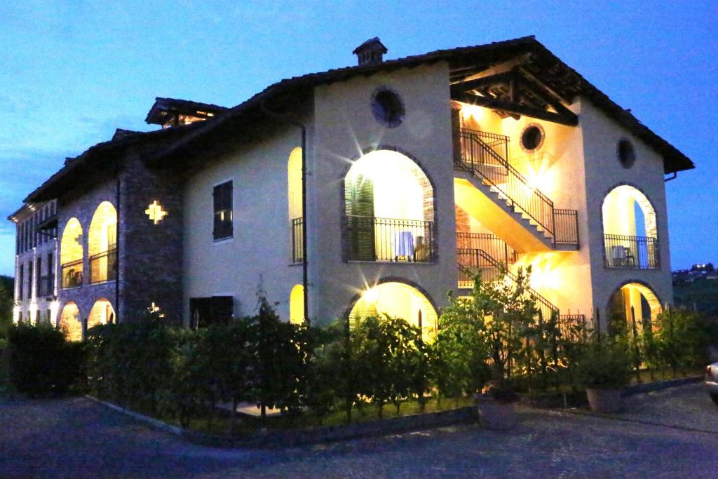 Hotel Barolo photo