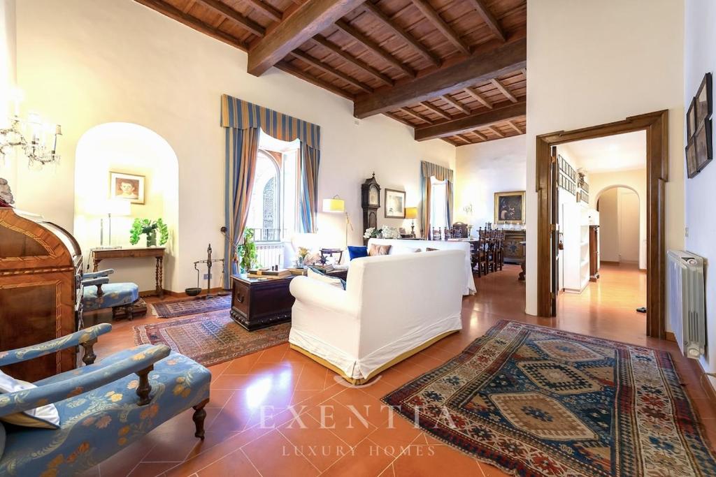 Piazza Navona Luxury Apartment in Historic Palazzo - 1