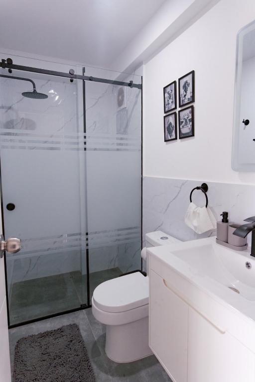 Modern Apartment near Miraflores Train Station and Malls - 5
