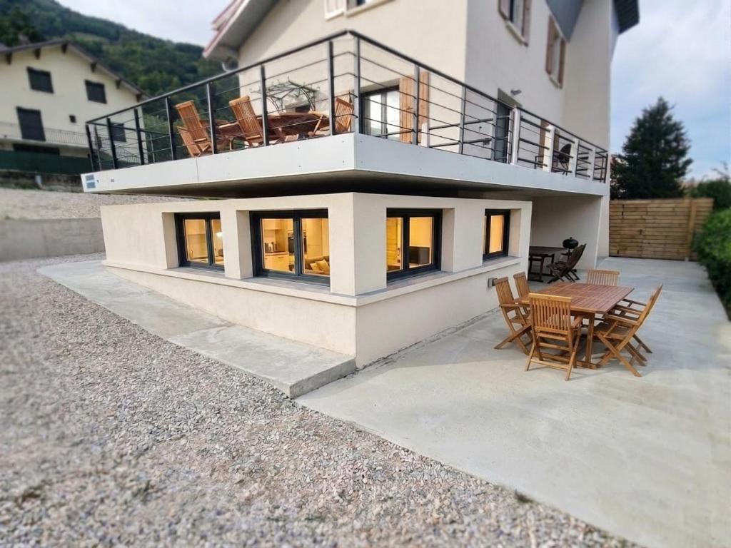 28 Grand Rocher Bright & quiet ground floor 4 BDR - 1