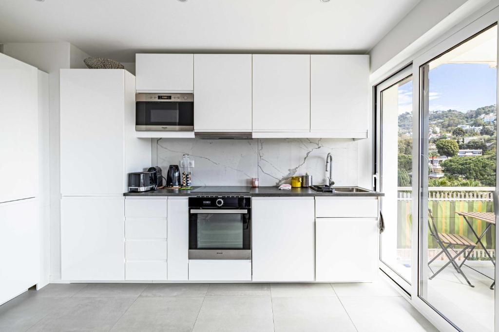 Elegance and serenity with terrace, view & A C - 4