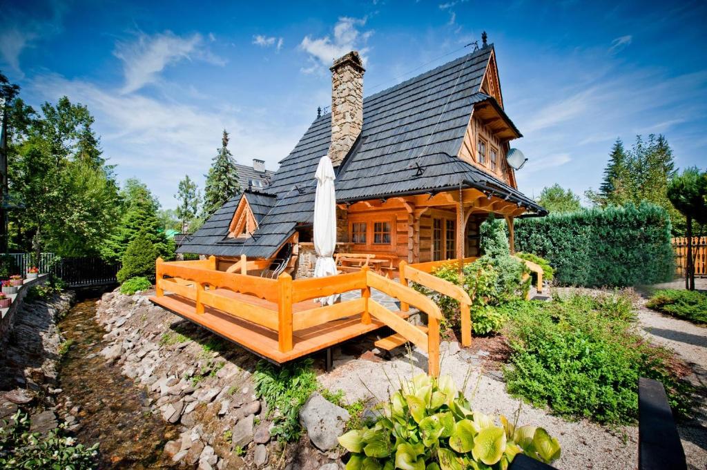 Domek Krupowki z widokiem na Giewont photo