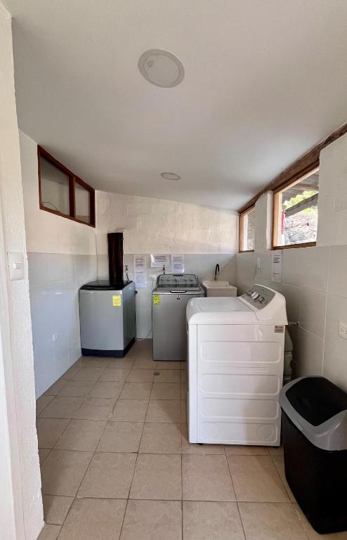 Inca Haus - Modern Studio with Free Parking - 3