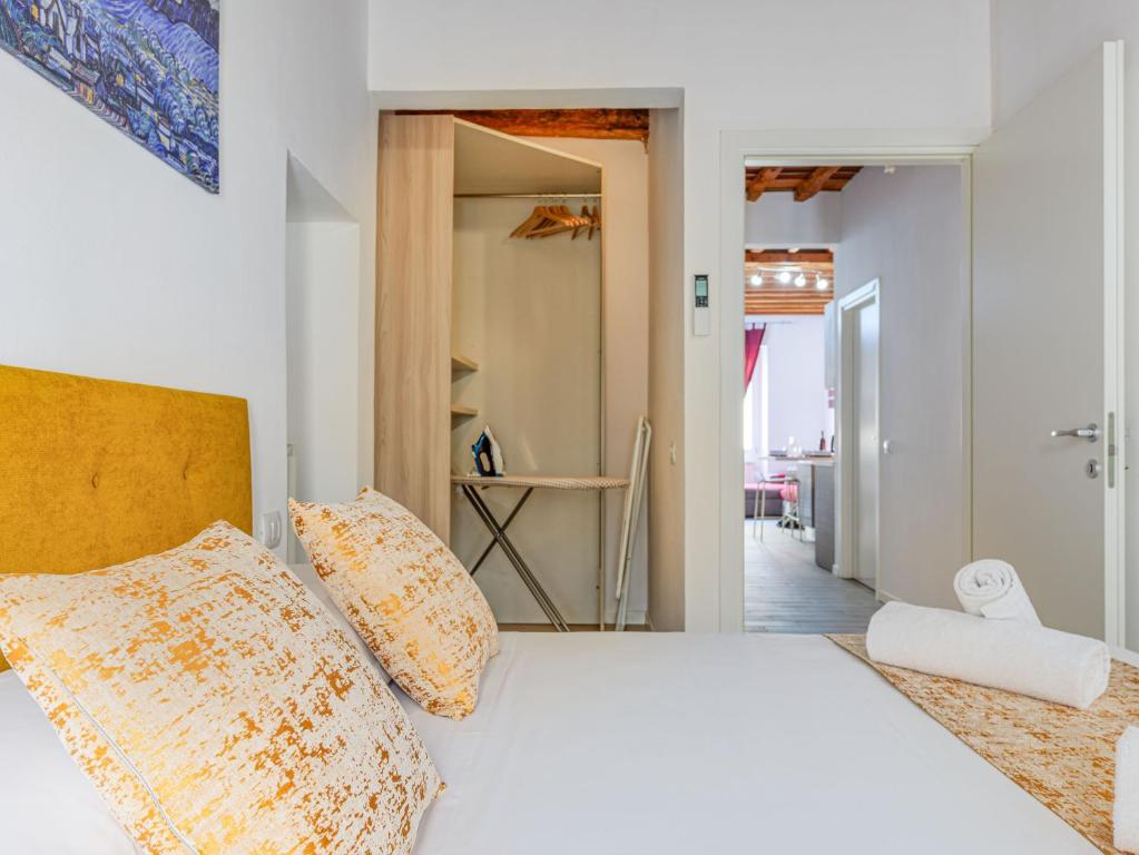 Modern 2 Bedroom Apt x6, Santa Croce, AC e Wi-Fi - 5