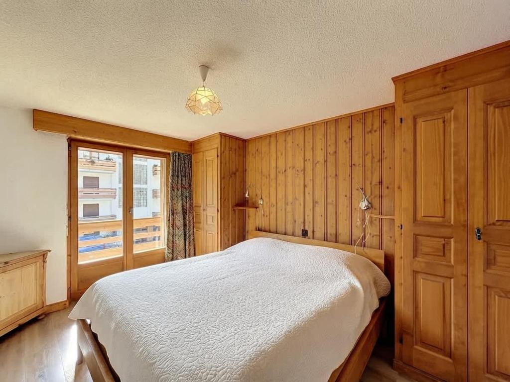 Madelia 218 Charming 2 Bedroom Apartment in Verbier with Mountain Views and Fireplace - 5