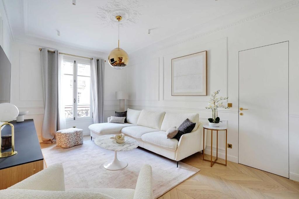 Apartments Near the Arc de Triomphe - 2