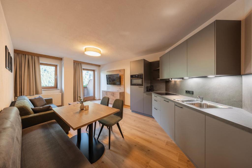 Kaisers Apartments - 3