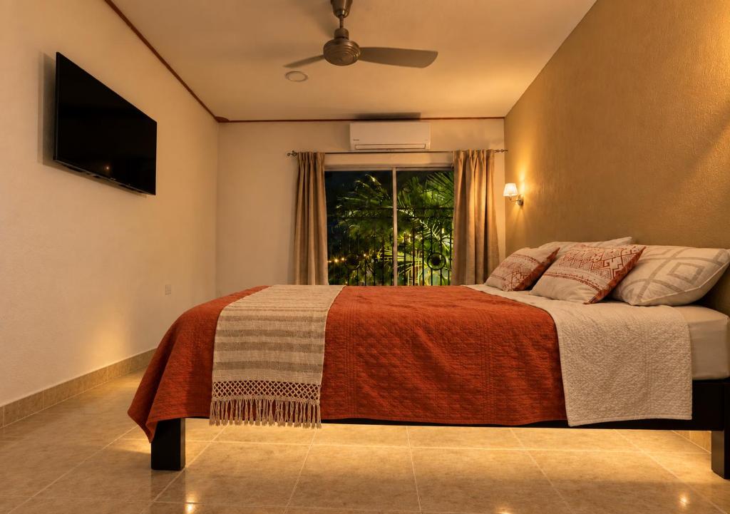 Colonial Villa in Merida Centro 4BR 3BA Private Pool Near Paseo de Montejo - 3