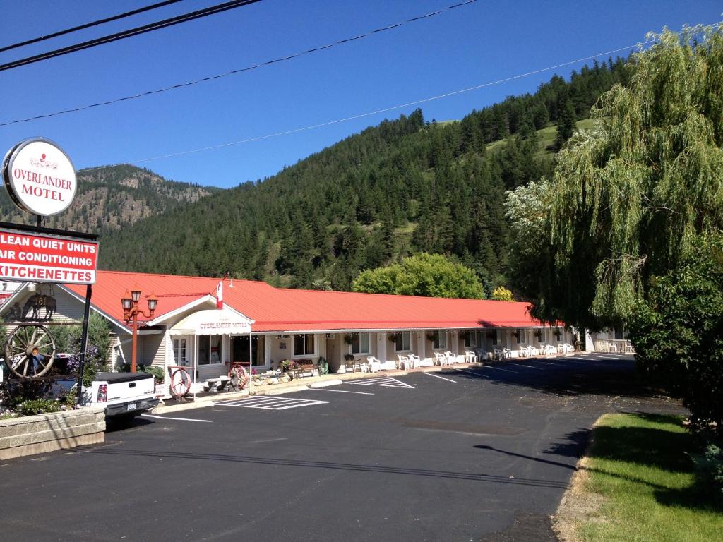 Overlander Motel, Chase