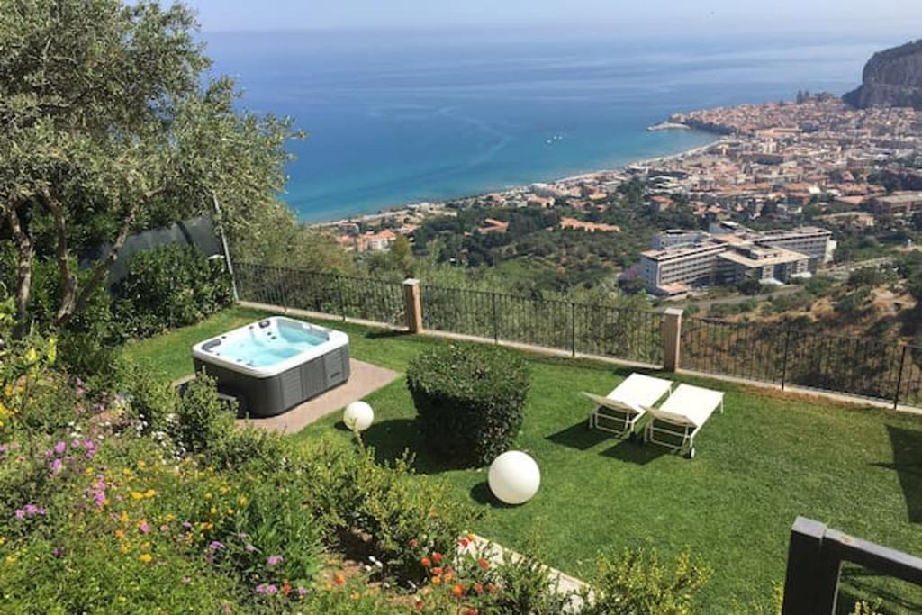 Seafront Villa in Cefalù with Private Jacuzzi - 2