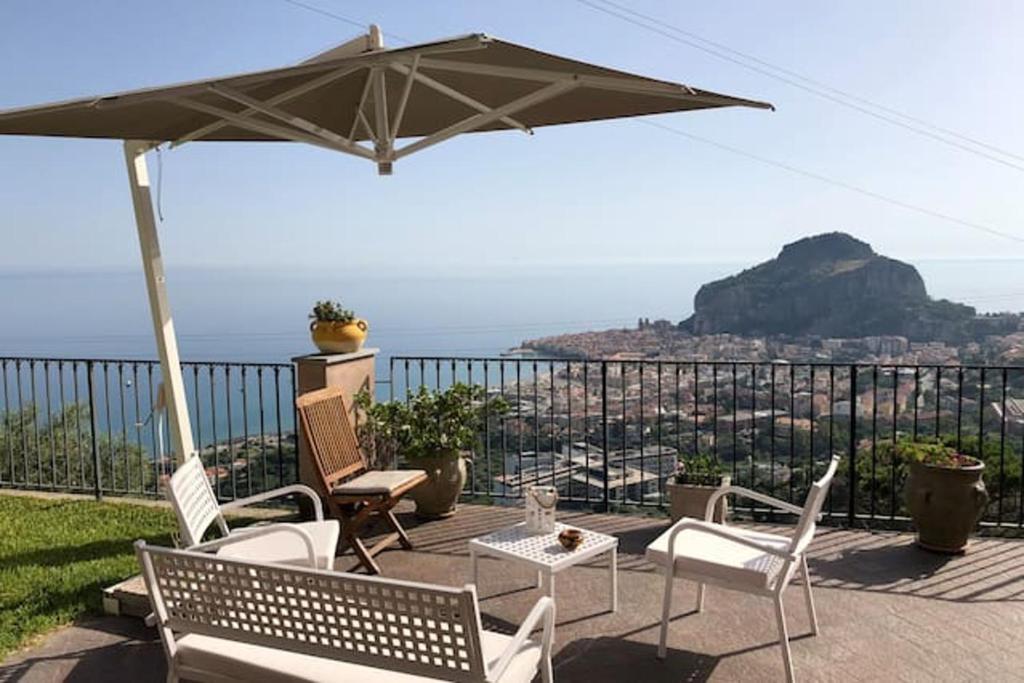 Seafront Villa in Cefalù with Private Jacuzzi - 1