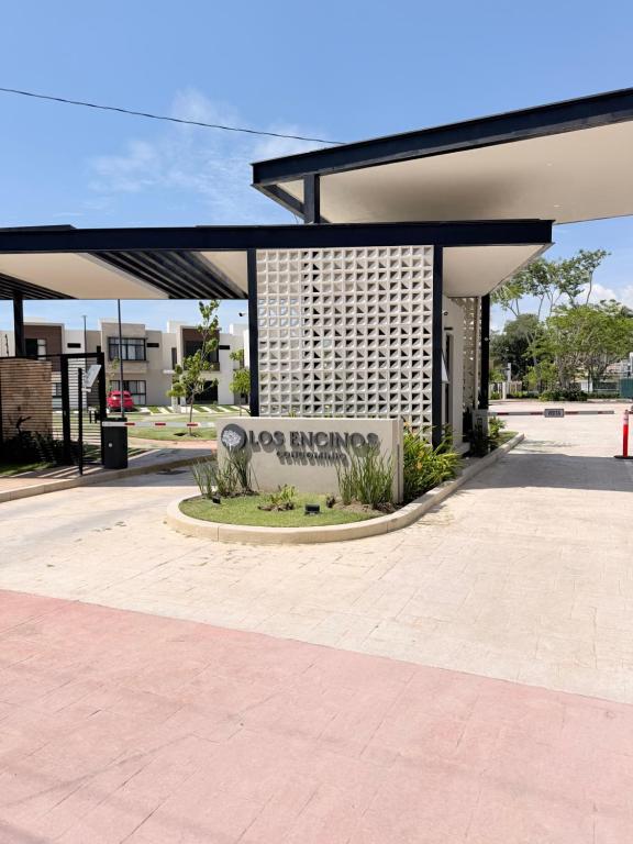Casa con alberca y área de asador - 1