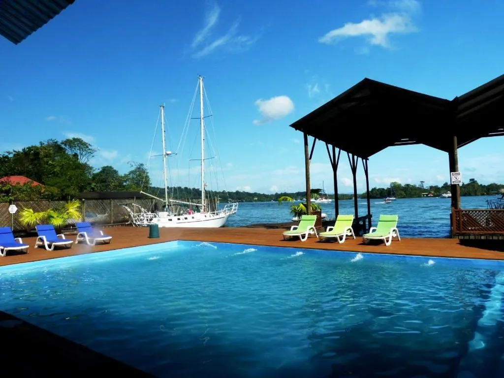 Mar Marine Yacht Club, hotel in Rio Dulce