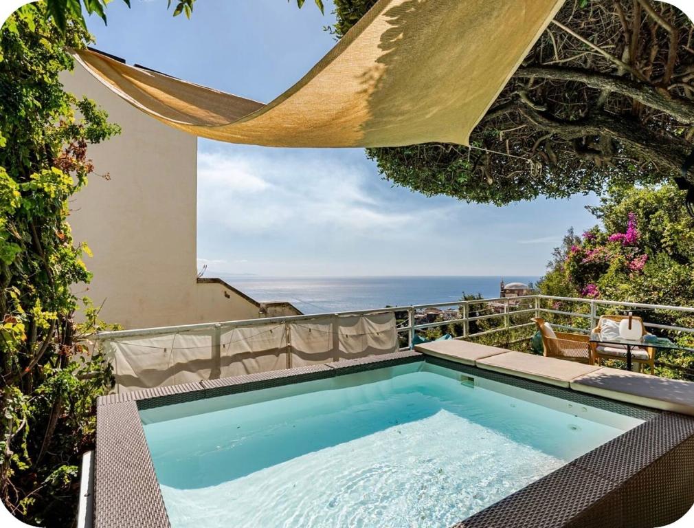 CasaMia Positano - sea view and private outdoor hot tub - 4