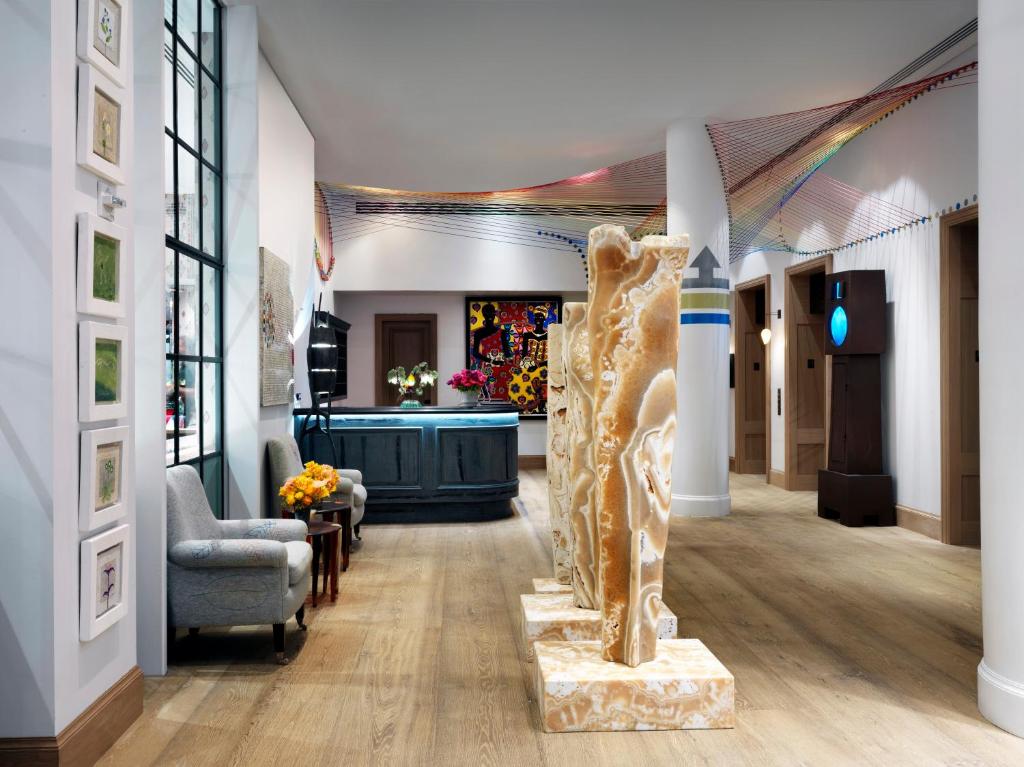 The Whitby Hotel — Hotel building in New York City, New York State