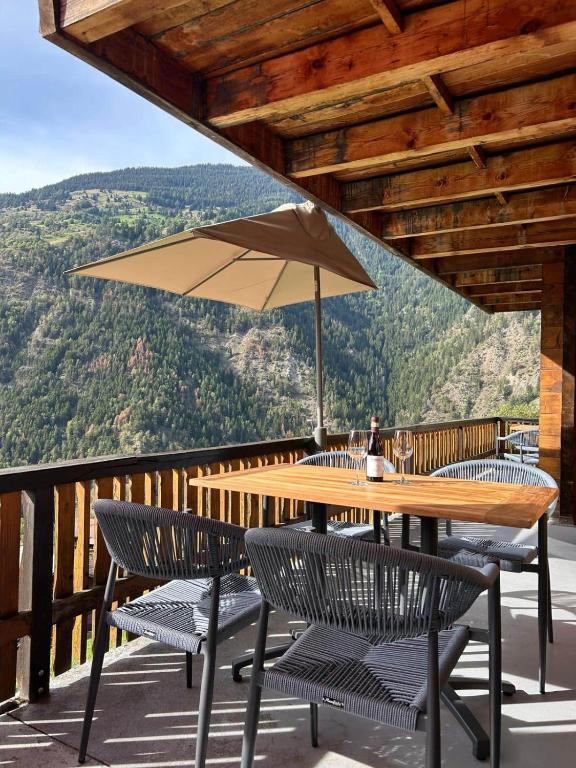 Chalet Mallum – Upper Apartment - 1