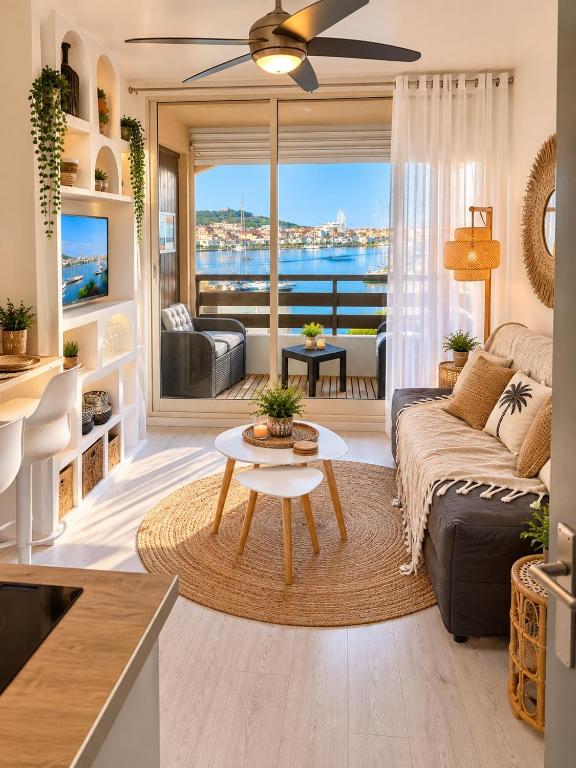 Studio vue port et mer Cap d'Agde île des Pêcheurs - 1