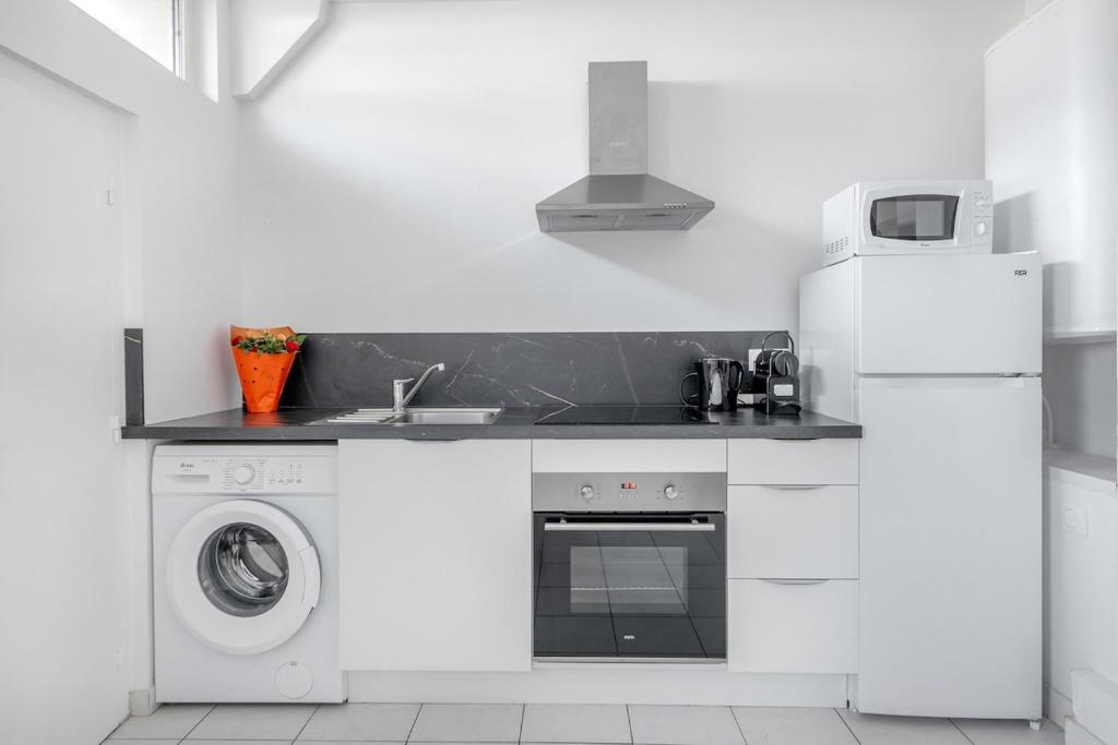 Paul Bert 2 Newly renovated 1-bedroom apartment near Les Chantiers - 2